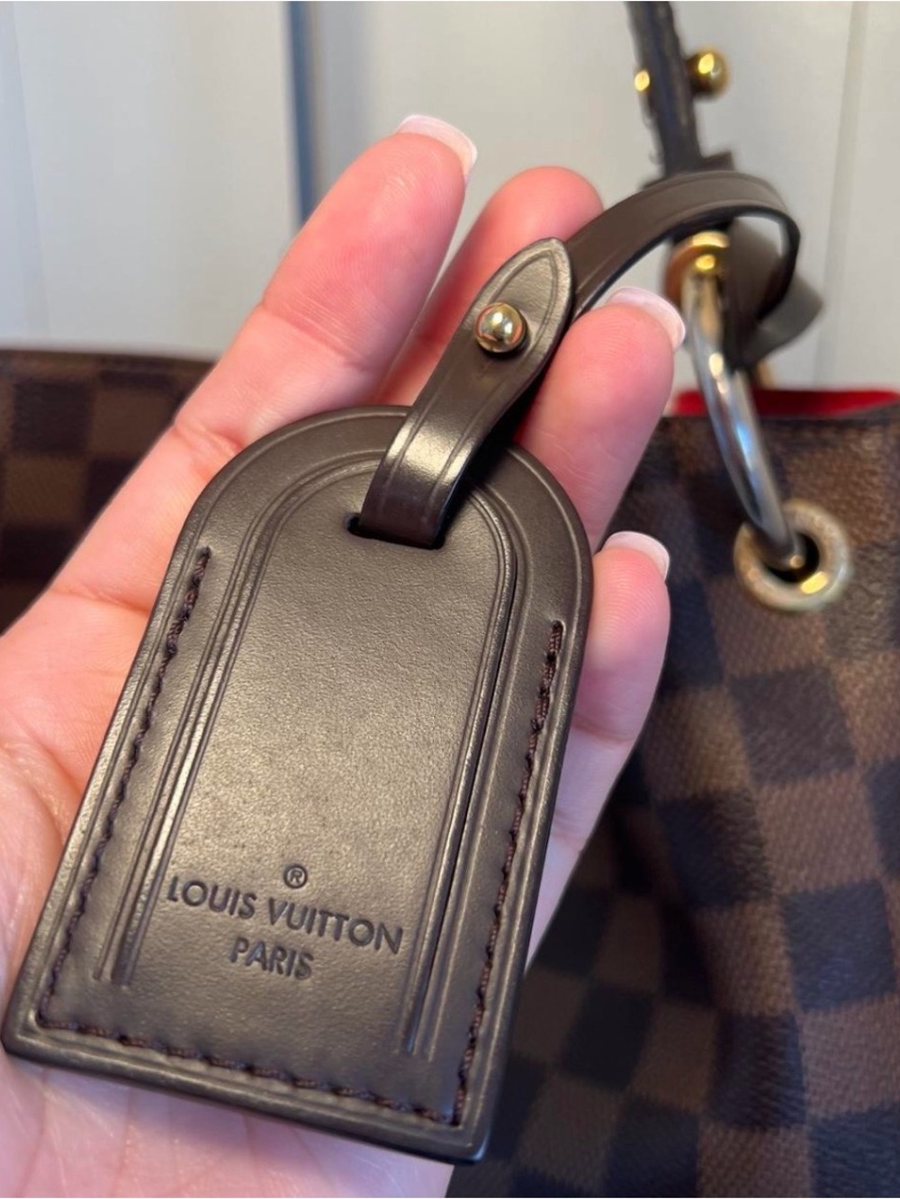 Louis Vuitton Damier Ebene Shoulder Bag with Red Interior - Picture 3 of 8